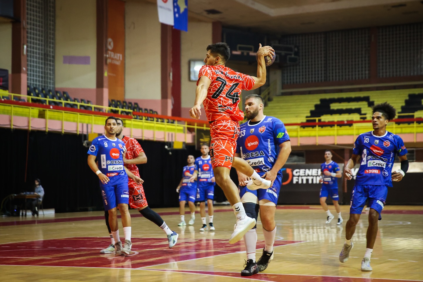 Hendboll: Besa Famgas mposht bindshëm Kastriotin në kryendeshje! Hendboll: Besa Famgas mposht bindshëm Kastriotin në kryendeshje!