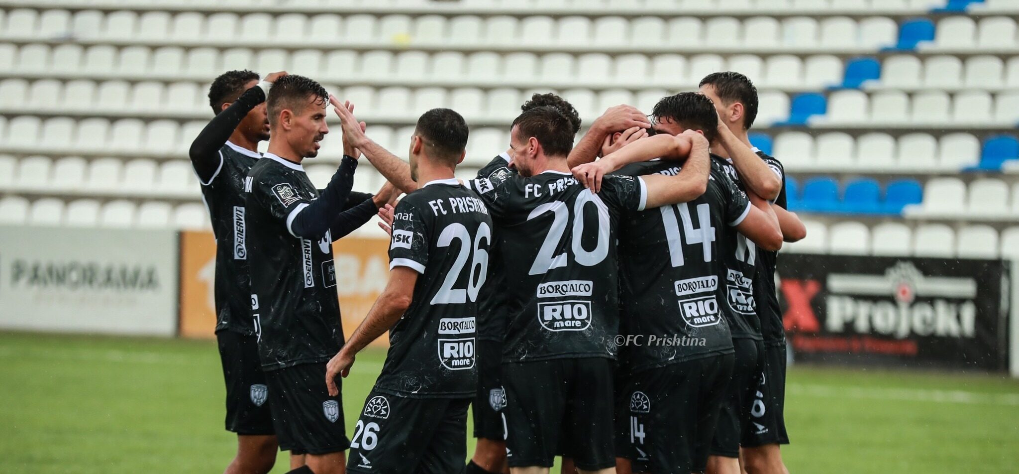 Incident i rëndë në Ferizaj – ndërpritet ndeshja me Prishtinën pas përleshjes së tifozëve Incident i rëndë në Ferizaj – ndërpritet ndeshja me Prishtinën pas përleshjes së tifozëve