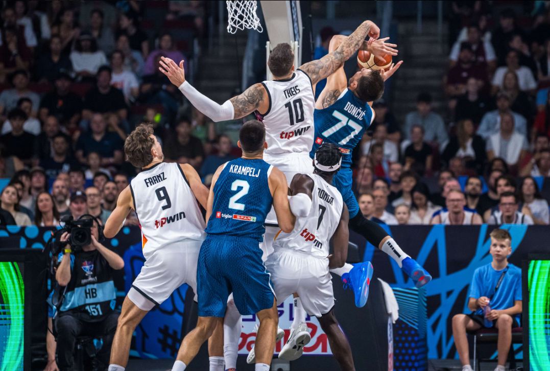 Gjermania eliminon Slloveninë dhe siguron gjysmëfinalen e Eurobasketit Gjermania eliminon Slloveninë dhe siguron gjysmëfinalen e Eurobasketit