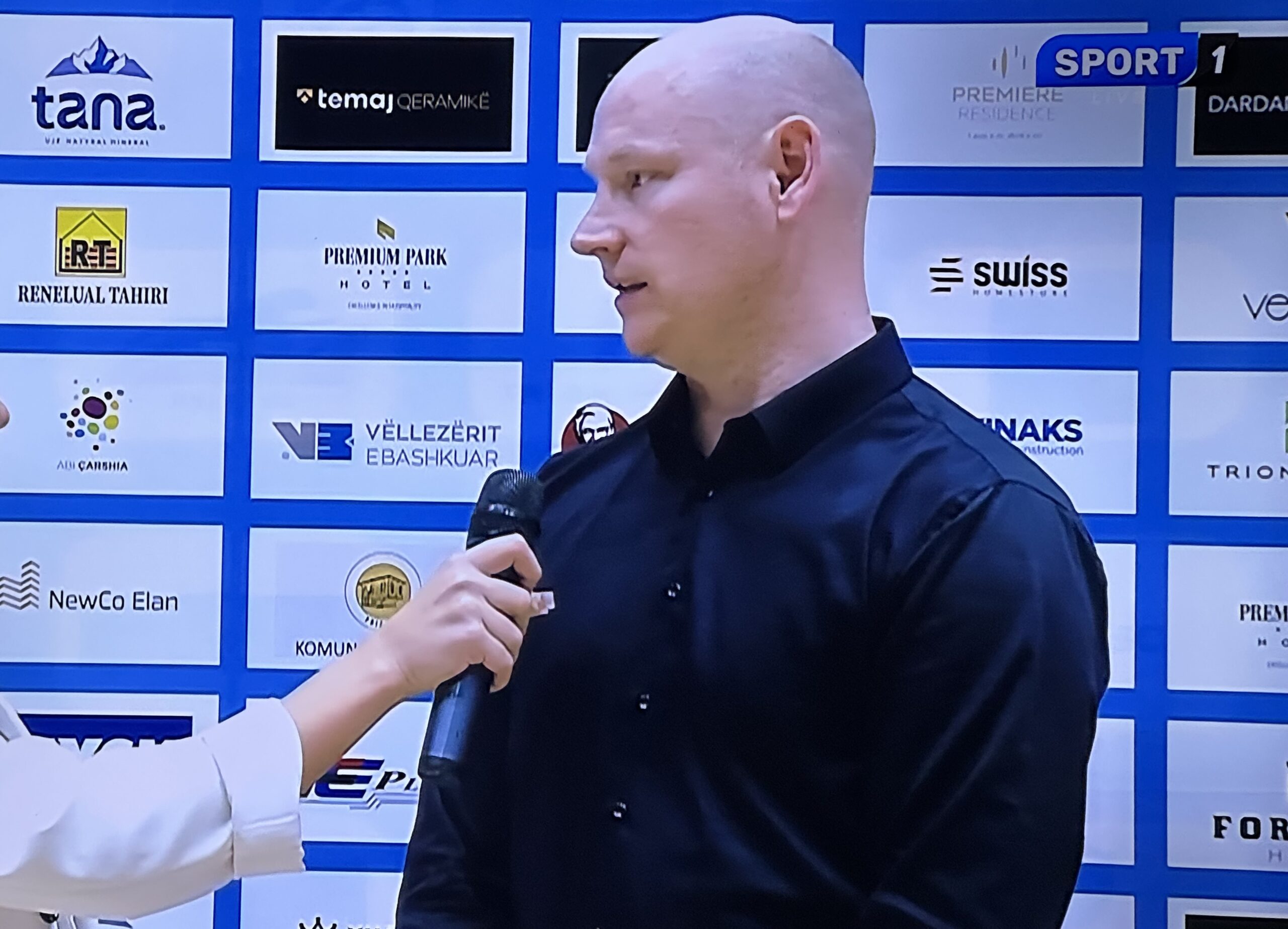 Trajneri i Anwil, Kozan: Atmosfera në Poloni do të jetë shumë më e nxehtë