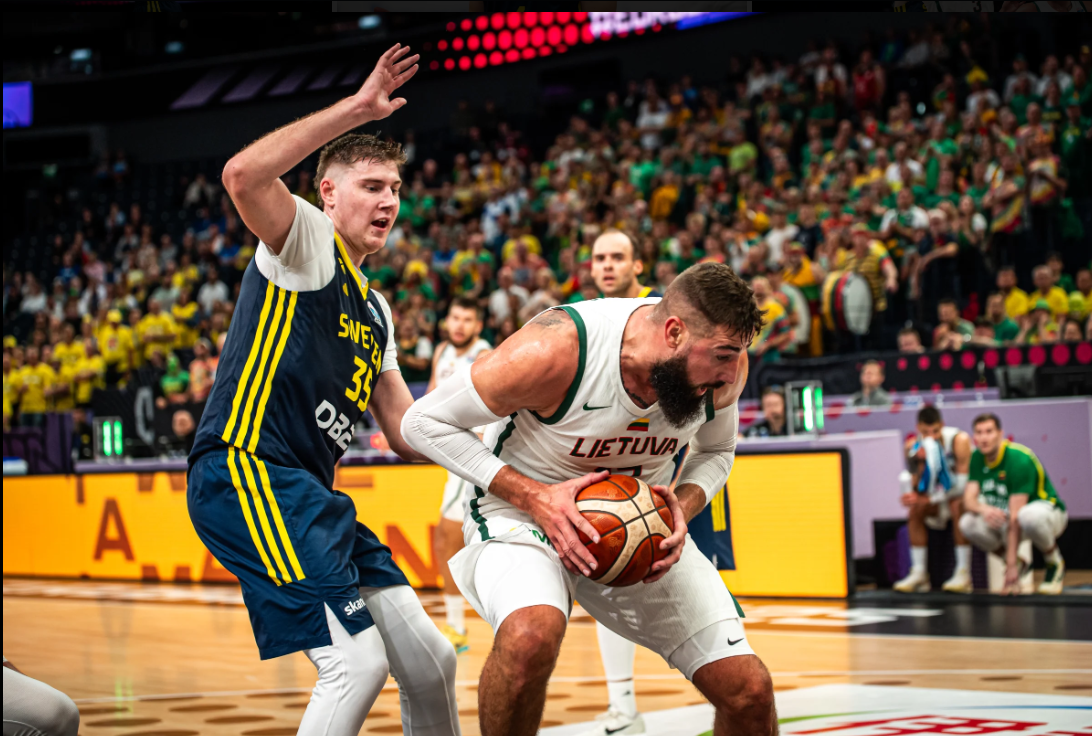 Lituania në ankth për lëndimin e Normantas, ndërsa Letonia shkëlqen ndaj Çekisë Lituania në ankth për lëndimin e Normantas, ndërsa Letonia shkëlqen ndaj Çekisë