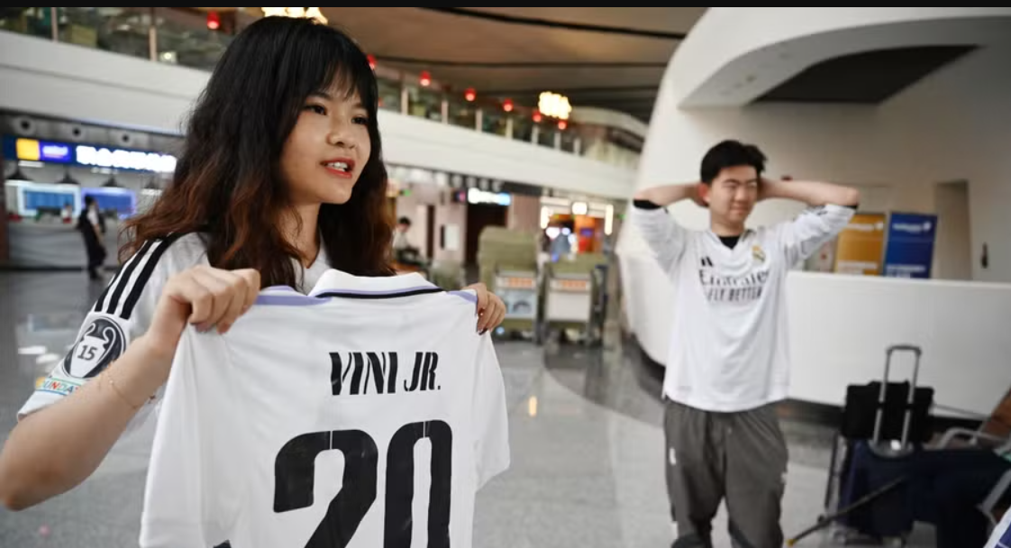 Tifozët e Real Madridit udhëtojnë 6,400 km drejt Kazakistanit 