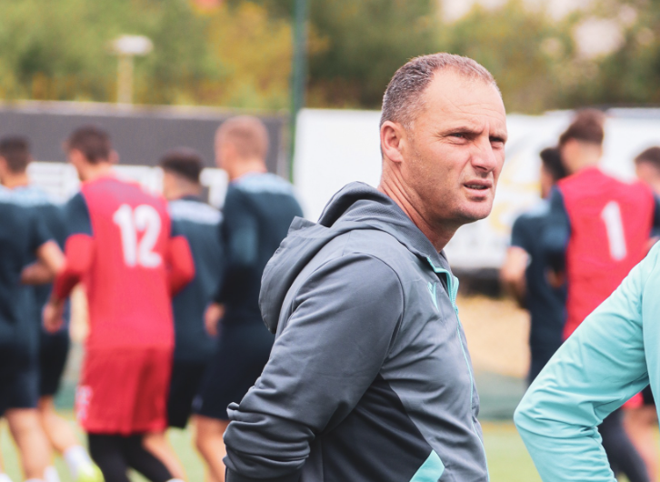 Arsim Abazi konfirmon dorëheqjen nga posti i trajnerit të Ferizajt Arsim Abazi konfirmon dorëheqjen nga posti i trajnerit të Ferizajt