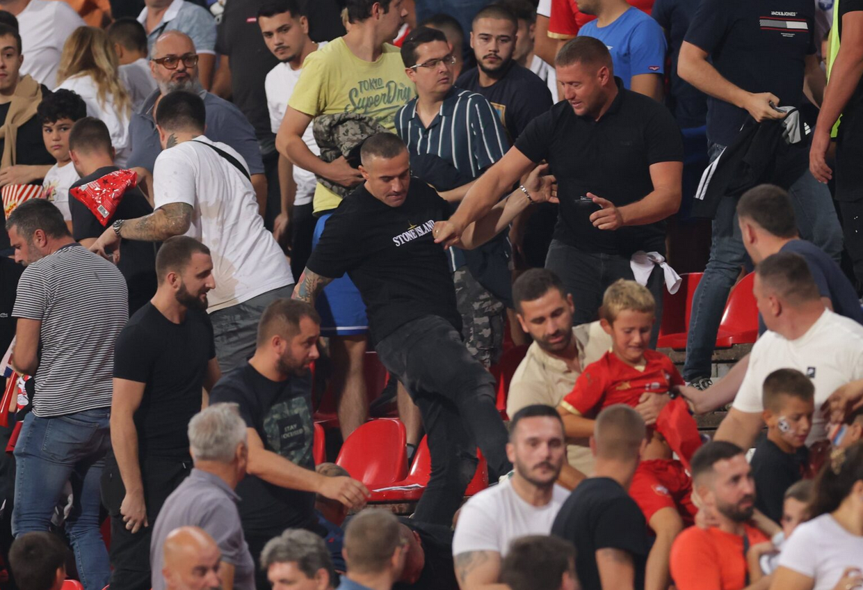 Serbi - Angli 0-5 Serbi - Angli 0-5