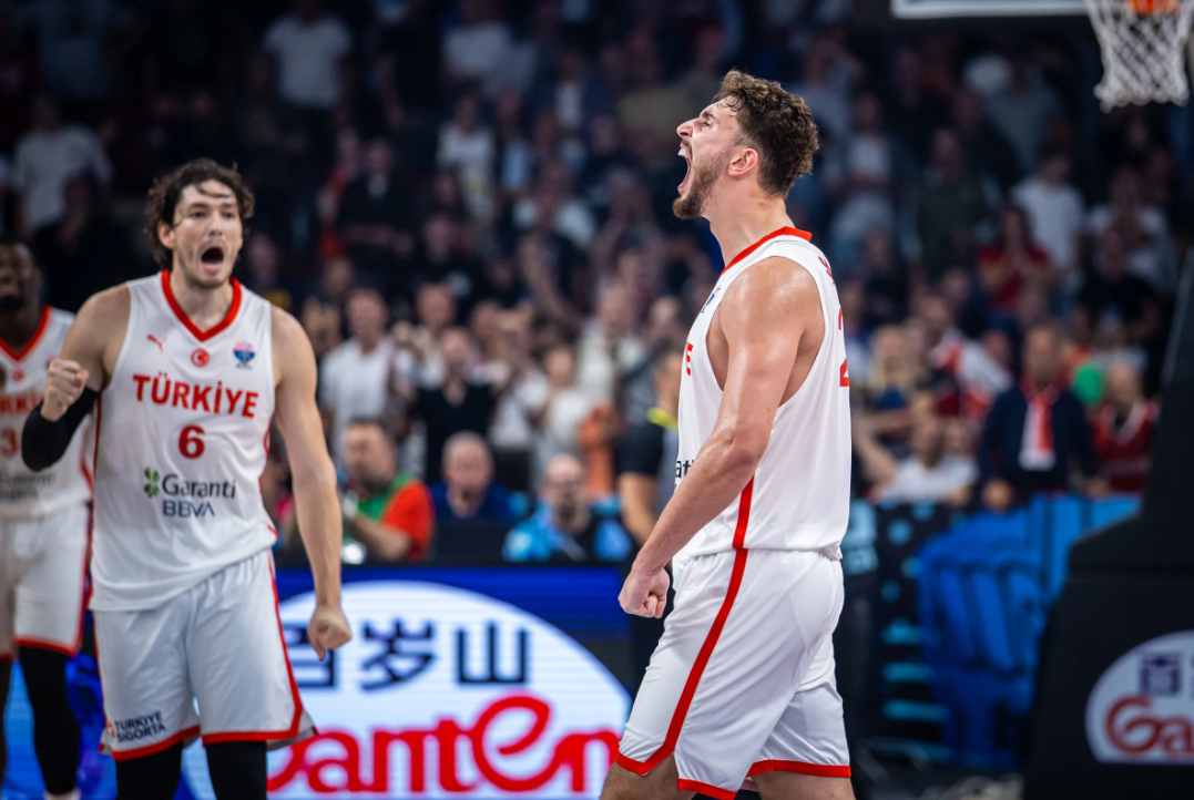 Turqia mposht Serbinë për herë të parë pas 15 vitesh në një ndeshje zyrtare Turqia mposht Serbinë për herë të parë pas 15 vitesh në një ndeshje zyrtare