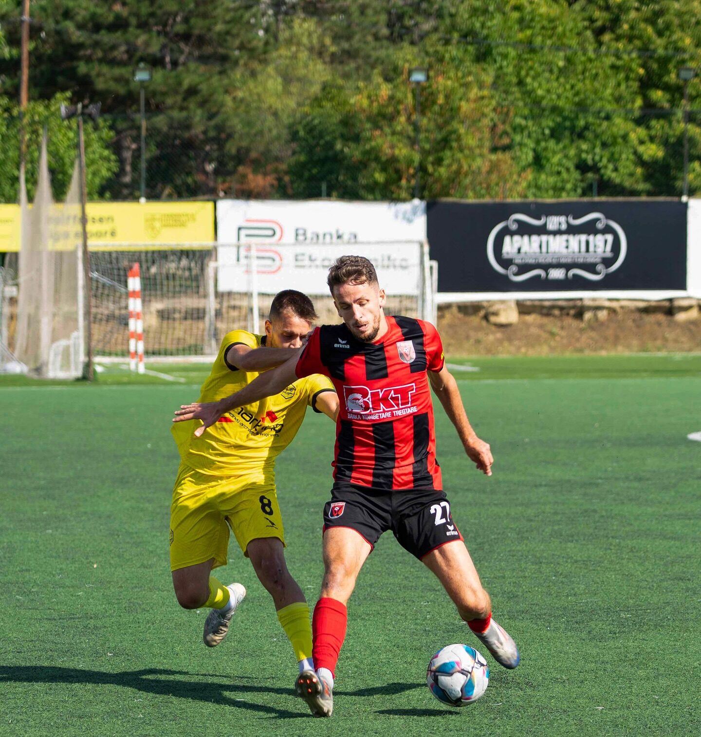 Java e 7-të në Ligën e Parë: Tre derbi në krye, tension në fund të tabelës